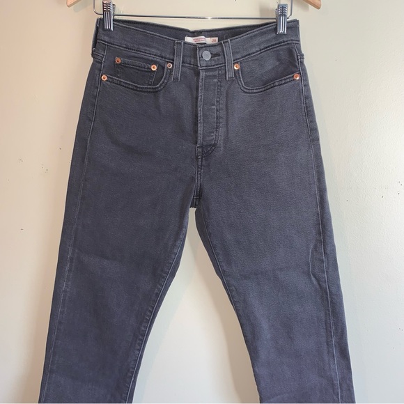 Levi Wedgie Straight Denim Jean Size 28 - Picture 5 of 12